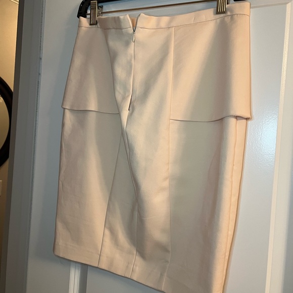 Medium Zara Basic Light Peach Skirt - Picture 3 of 10